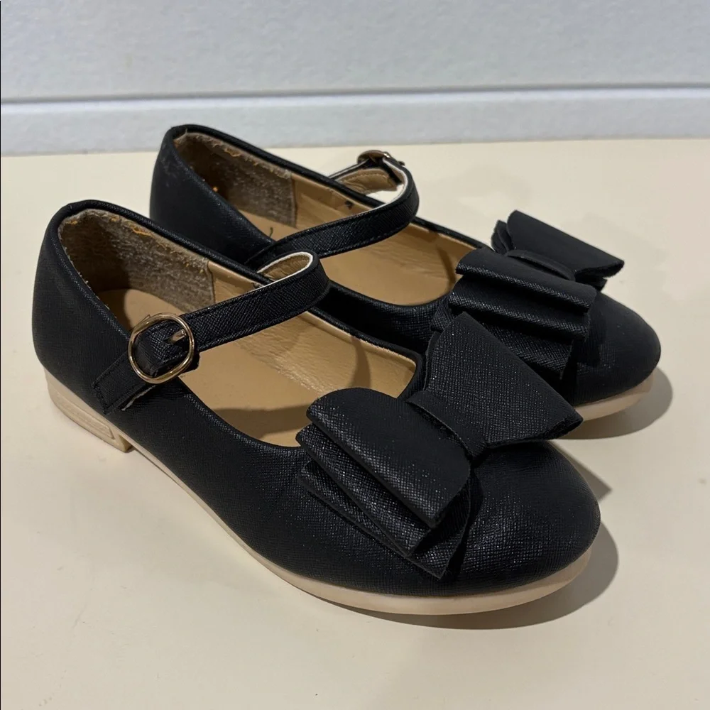 Pipperdoodles Lot of 2 Sparkly Black & Ivory Bow Girls Velcro Shoes Pip Squeak